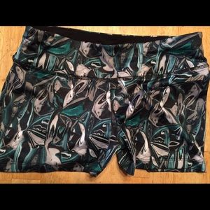 Avia workout/running shorts size Medium